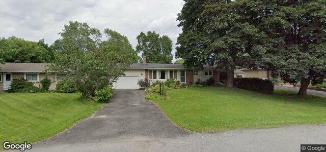 Larawan ng 25 Stinson Avenue sa Winnipeg, Manitoba