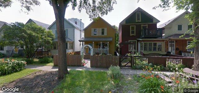 Larawan ng 310 Arnold Avenue sa Winnipeg, Manitoba