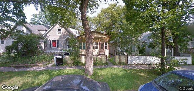 Larawan ng 325 Arnold Avenue sa Winnipeg, Manitoba