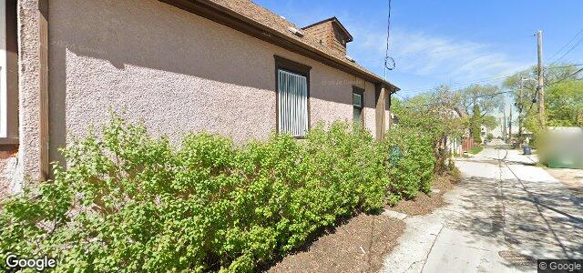 Larawan ng 381 Arnold Avenue sa Winnipeg, Manitoba