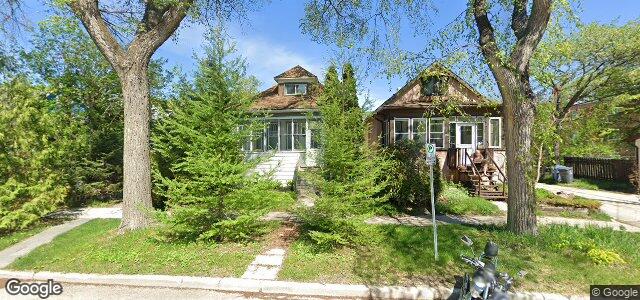 Larawan ng 383 Arnold Avenue sa Winnipeg, Manitoba