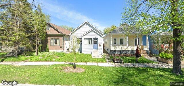 Photo of 391 Arnold Avenue in Winnipeg, Manitoba