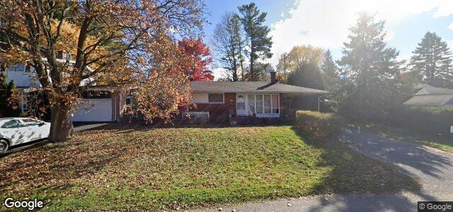 Larawan ng 42 Stinson Avenue sa Winnipeg, Manitoba