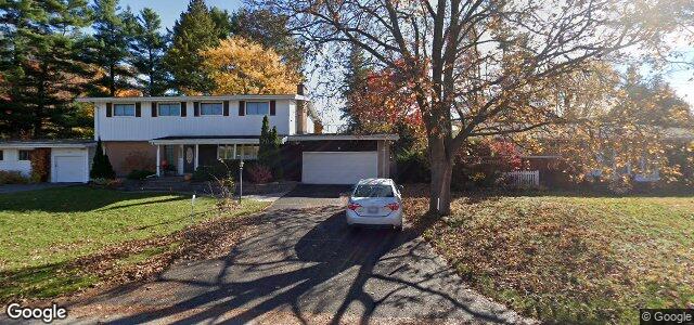 Larawan ng 44 Stinson Avenue sa Winnipeg, Manitoba