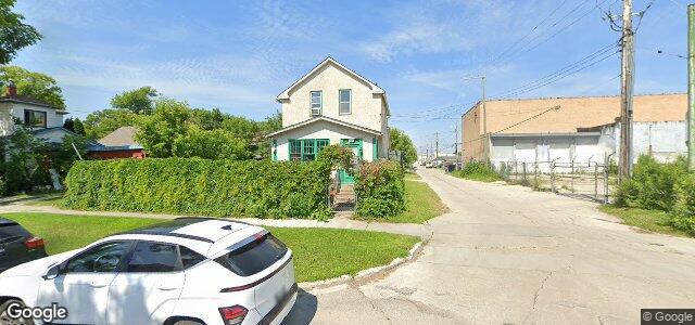 Larawan ng 104 Aikins Street sa Winnipeg, Manitoba