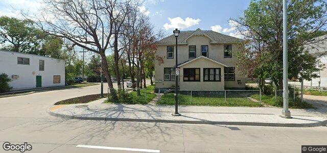 Larawan ng 240 Selkirk Avenue sa Winnipeg, Manitoba