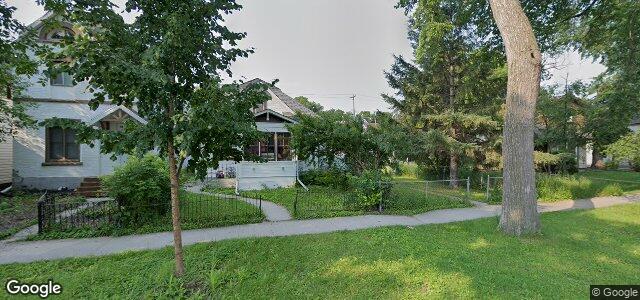 Larawan ng 102 Inkster Boulevard sa Winnipeg, Manitoba