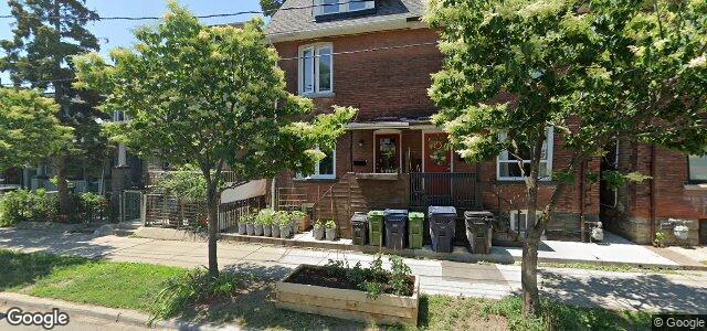 Larawan ng 52 Lansdowne Avenue sa Winnipeg, Manitoba