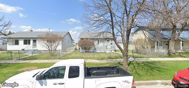 Larawan ng 1009 Dugas Street sa Winnipeg, Manitoba