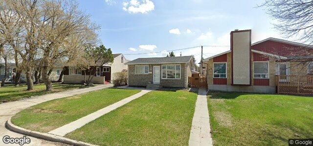 Larawan ng 1018 Dugas Street sa Winnipeg, Manitoba