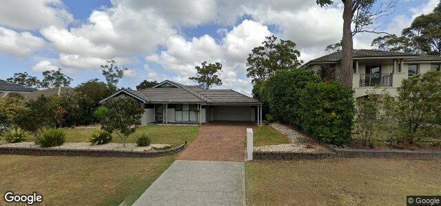 Larawan ng 16 Oakmont Avenue sa Winnipeg, Manitoba