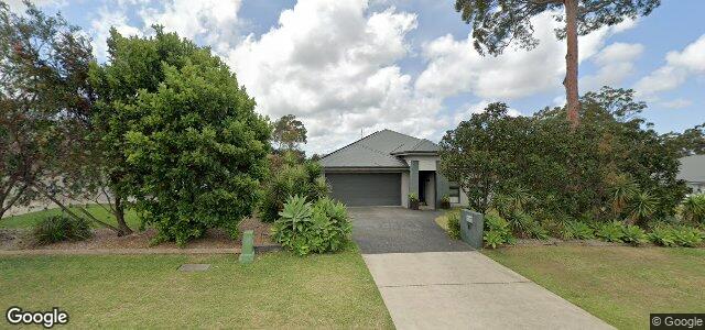 Larawan ng 17 Oakmont Avenue sa Winnipeg, Manitoba