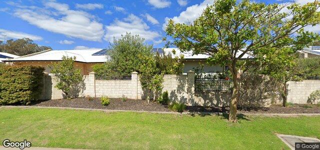 Larawan ng 21 Oakmont Avenue sa Winnipeg, Manitoba