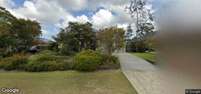 Larawan ng 8 Oakmont Avenue sa Winnipeg, Manitoba