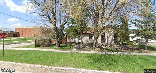 Larawan ng 897 Dugas Street sa Winnipeg, Manitoba