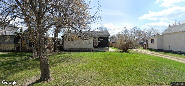 Larawan ng 904 Dugas Street sa Winnipeg, Manitoba