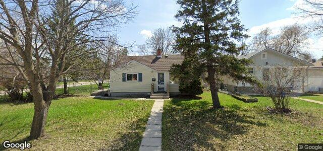 Larawan ng 988 Dugas Street sa Winnipeg, Manitoba