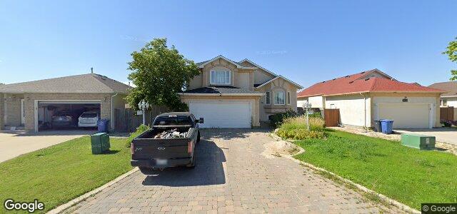 Larawan ng 100 Foxwarren Drive sa Winnipeg, Manitoba