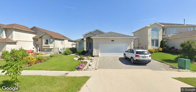 Larawan ng 111 Foxwarren Drive sa Winnipeg, Manitoba
