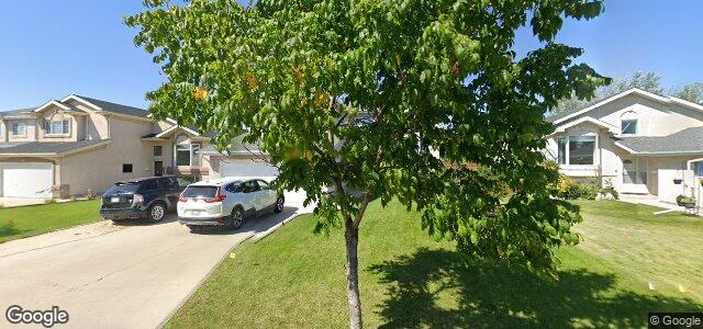 Larawan ng 176 Foxwarren Drive sa Winnipeg, Manitoba