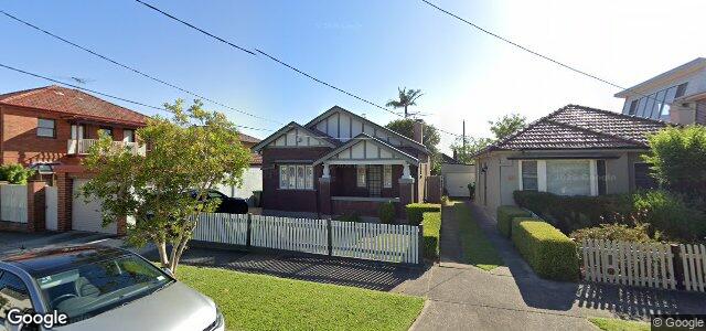 Larawan ng 18 Hood Avenue sa Winnipeg, Manitoba