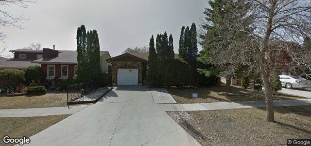 Larawan ng 18 Sasaki Crescent sa Winnipeg, Manitoba