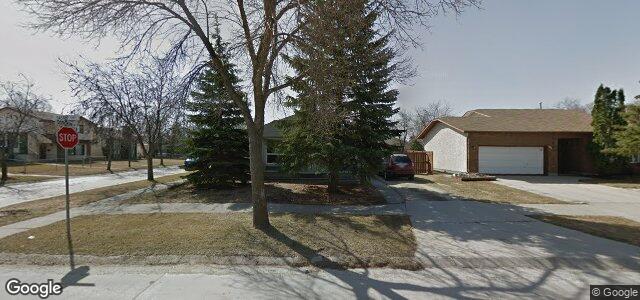Larawan ng 2 Sasaki Crescent sa Winnipeg, Manitoba