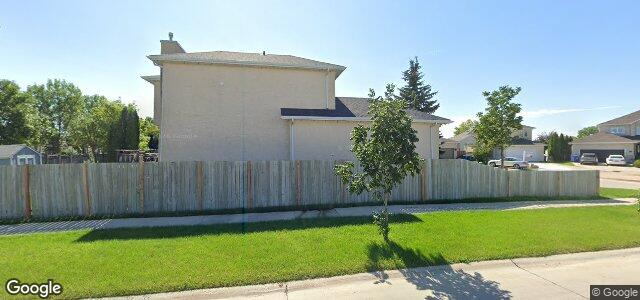 Larawan ng 241 Foxwarren Drive sa Winnipeg, Manitoba