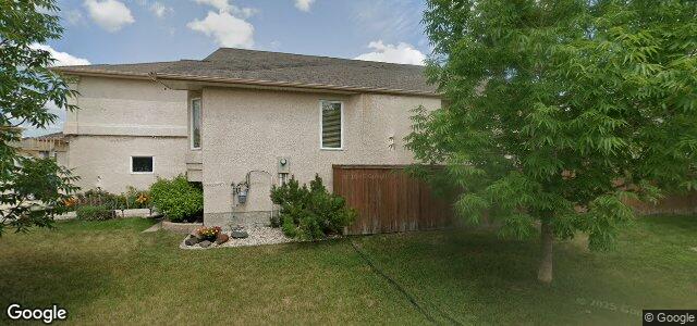 Larawan ng 4 Gardenton Avenue sa Winnipeg, Manitoba