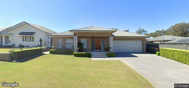 Larawan ng 4 Ritchie Street sa Winnipeg, Manitoba