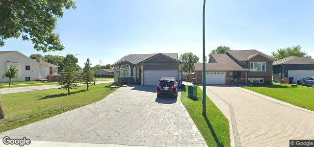 Larawan ng 4 Sochie Place sa Winnipeg, Manitoba