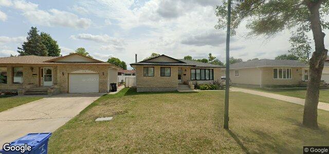 Larawan ng 71 Baker Bay sa Winnipeg, Manitoba