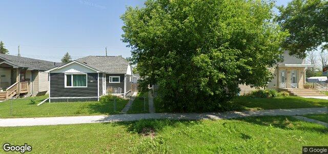 Larawan ng 205 Templeton Avenue sa Winnipeg, Manitoba