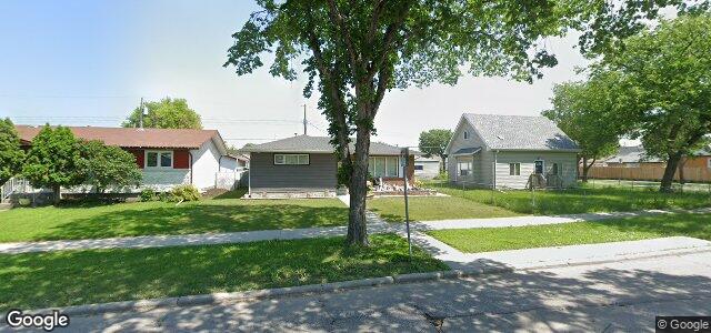 Larawan ng 261 Templeton Avenue sa Winnipeg, Manitoba
