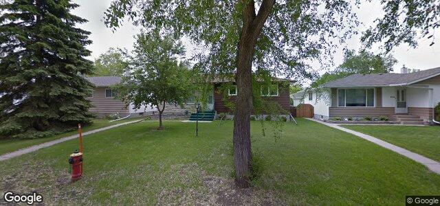 Larawan ng 302 Newton Avenue sa Winnipeg, Manitoba