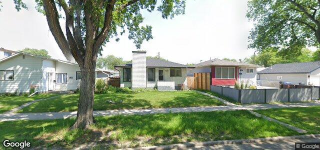 Photo of 323 Templeton Avenue in Winnipeg, Manitoba