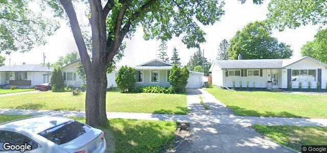 Larawan ng 330 Templeton Avenue sa Winnipeg, Manitoba