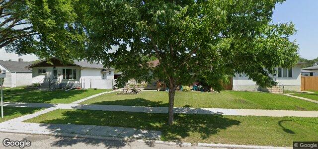 Larawan ng 341 Templeton Avenue sa Winnipeg, Manitoba