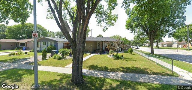 Larawan ng 354 Templeton Avenue sa Winnipeg, Manitoba