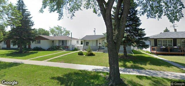 Larawan ng 384 Templeton Avenue sa Winnipeg, Manitoba