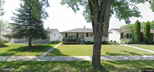 Larawan ng 388 Templeton Avenue sa Winnipeg, Manitoba