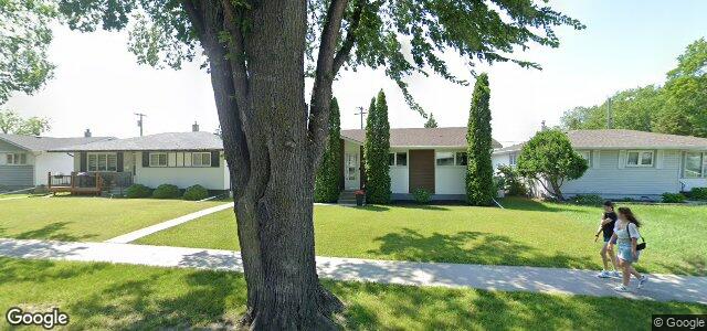 Larawan ng 392 Templeton Avenue sa Winnipeg, Manitoba