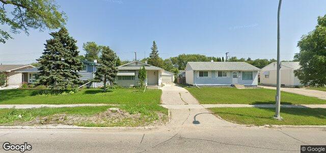 Larawan ng 403 Templeton Avenue sa Winnipeg, Manitoba