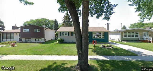 Larawan ng 410 Templeton Avenue sa Winnipeg, Manitoba