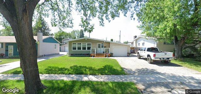 Larawan ng 414 Templeton Avenue sa Winnipeg, Manitoba