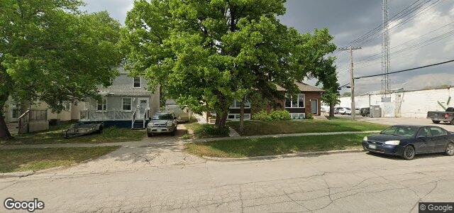 Larawan ng 1003 Clarence Avenue sa Winnipeg, Manitoba