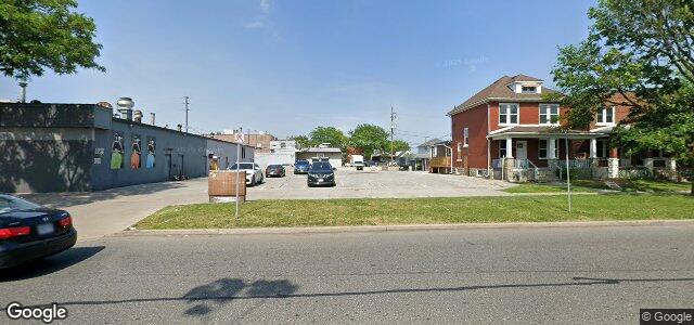 Larawan ng 1018 Howard Avenue sa Winnipeg, Manitoba