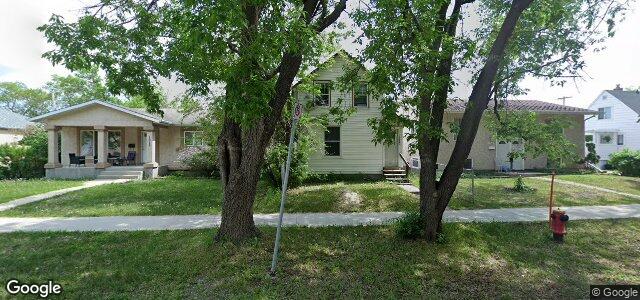 Larawan ng 1020 Dumas Avenue sa Winnipeg, Manitoba