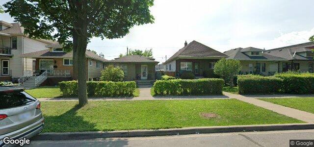 Larawan ng 1051 Howard Avenue sa Winnipeg, Manitoba