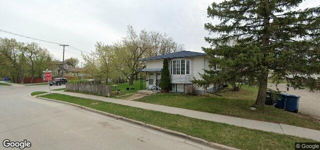 Larawan ng 1065 Clarence Avenue sa Winnipeg, Manitoba